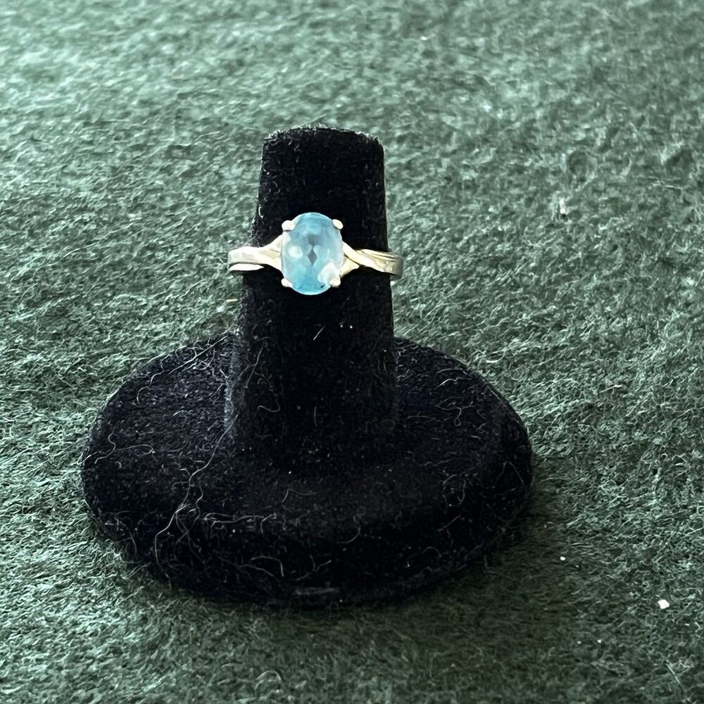 Vintage 925 Sterling Silver Genuine Oval Cut Blue Topaz Engagement Ring 3.0g SZ6